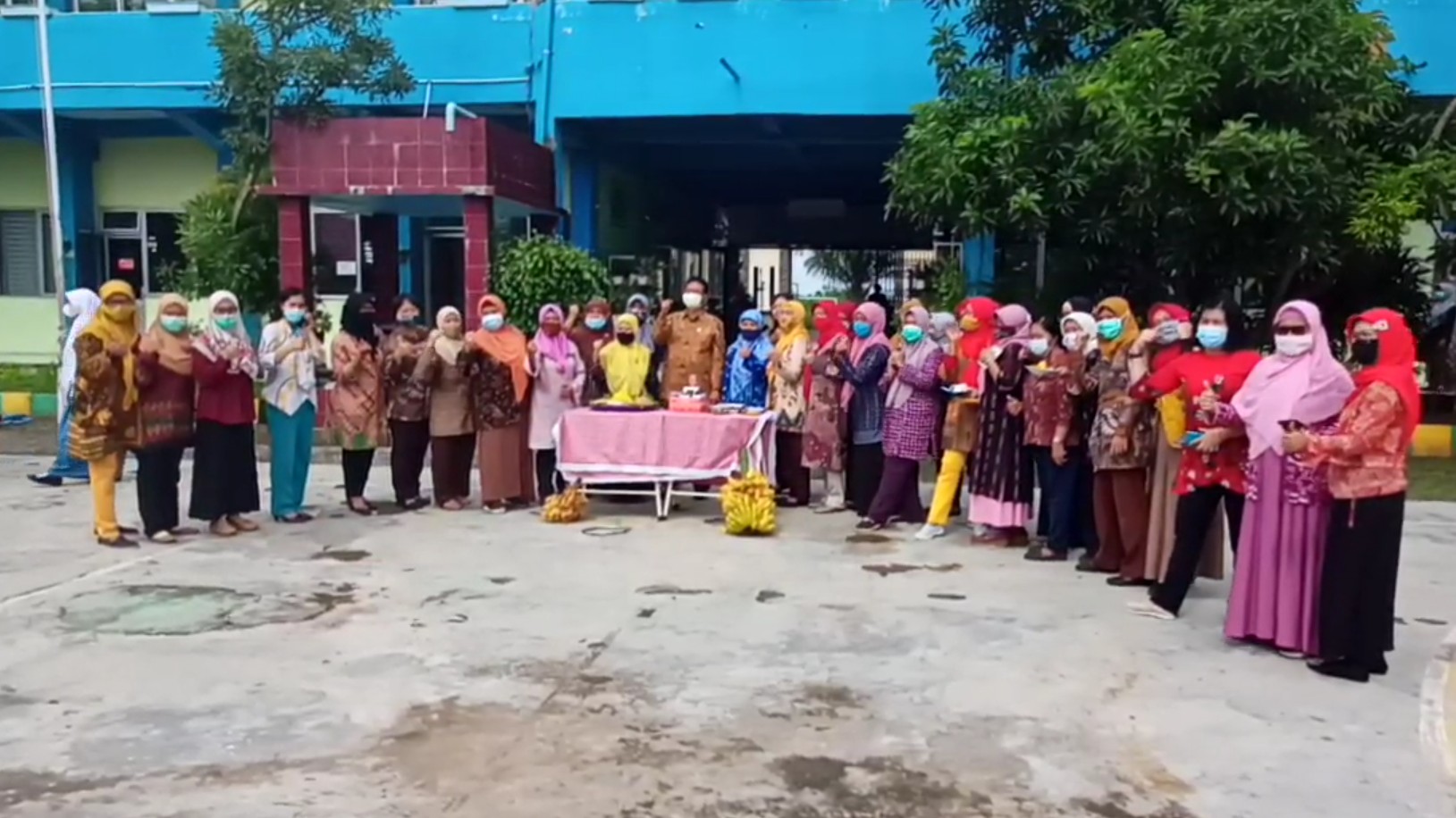 HUT 12